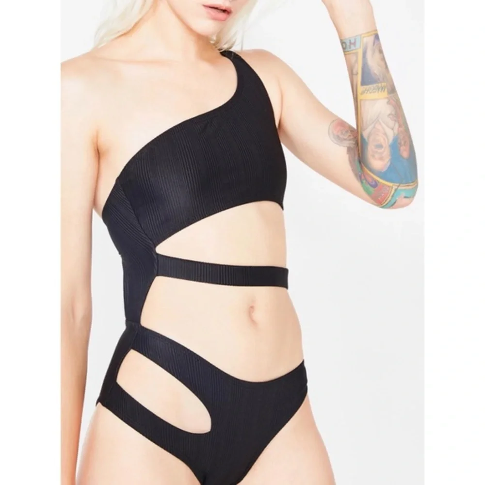 Ris-K | Cutout One-Piece Swimsuit